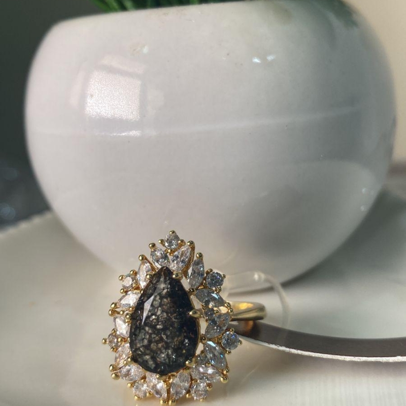 Anel cristal oval preto