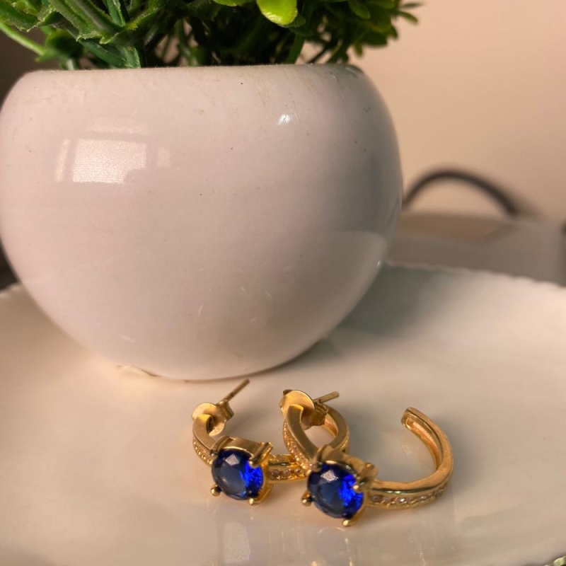 Brinco argolinha uma linha cravejada cristal redondo azul