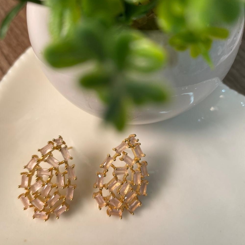 Brinco oval cristais rose