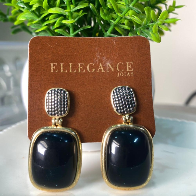 Brinco pedra preta base cravejado