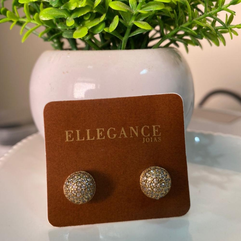 Brinco redondo cravejado