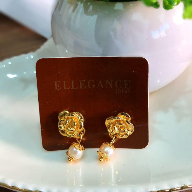 Brinco rosa com pingente perola