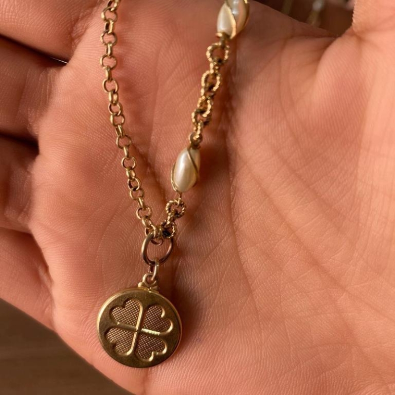 Pulseira medalha trevo de 4 folhas 3 perolas