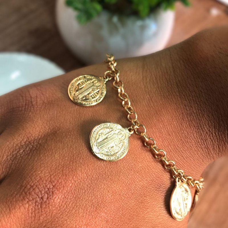 Pulseira medalhas são bento