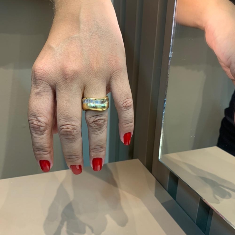 anel quadrado com vidros cristais