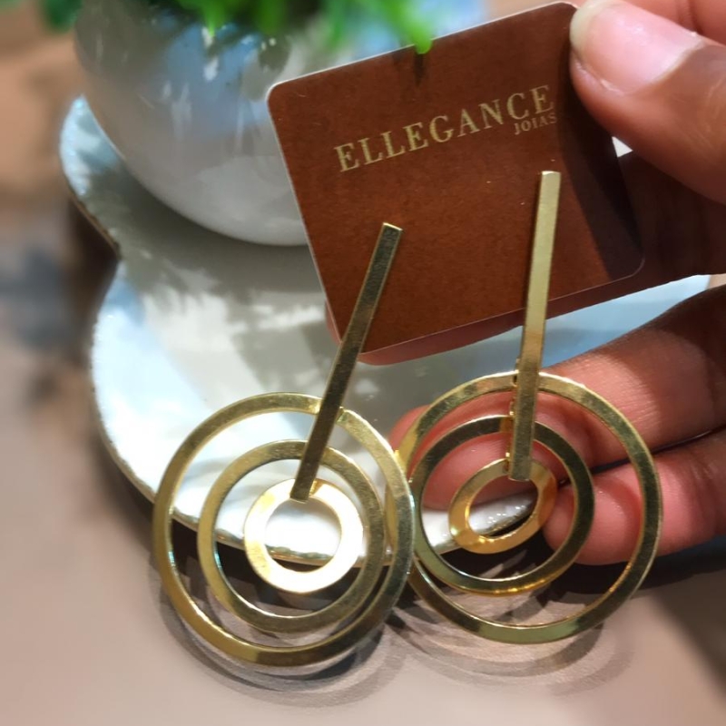 brinco longo redondo