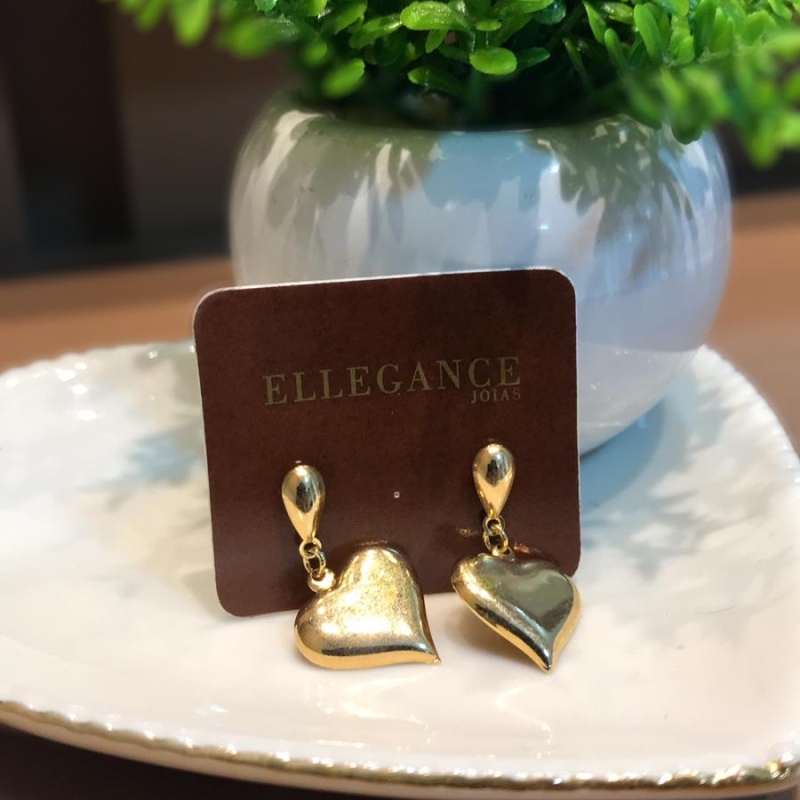 Brinco pingente coração