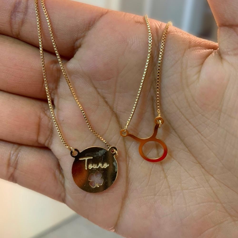 colar escapulário signo  touro