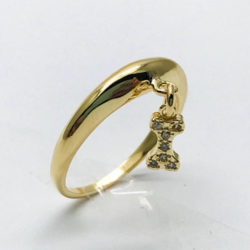 Anel liso com osso cravejado