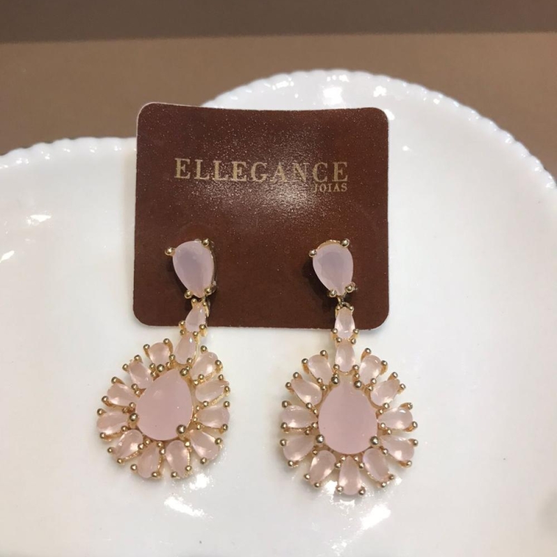 Brinco médio luxo cristal rosa leitoso