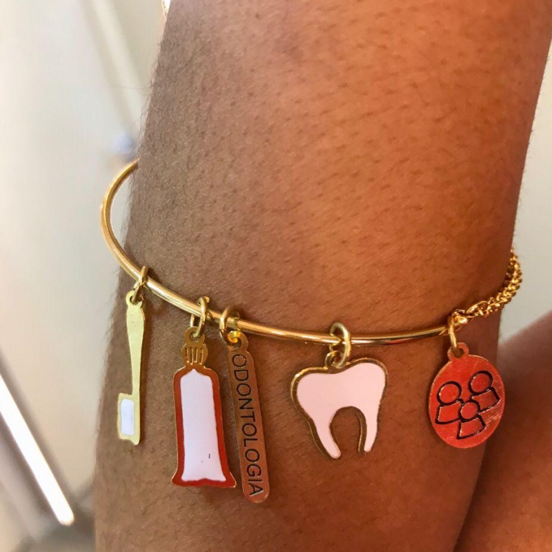 pulseira meia argola, pingentes odontologia