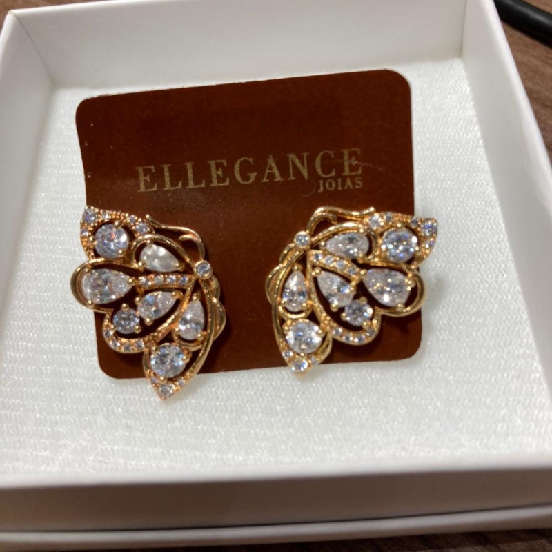 Brinco borboleta dourado