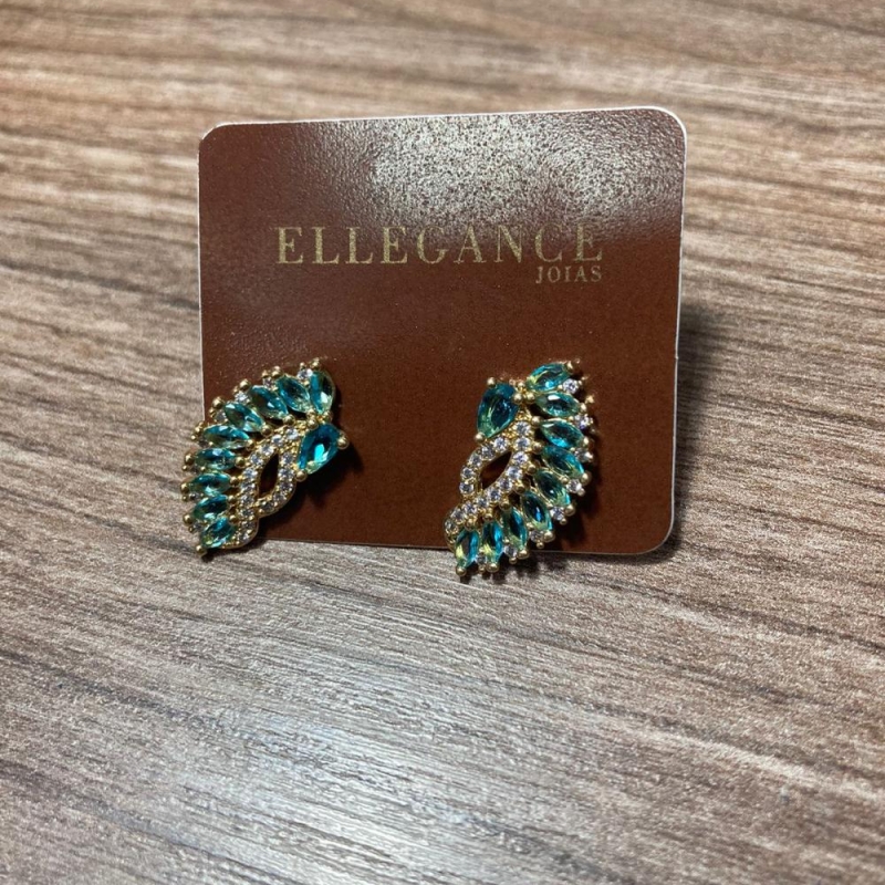 Brinco cravejado azul claro