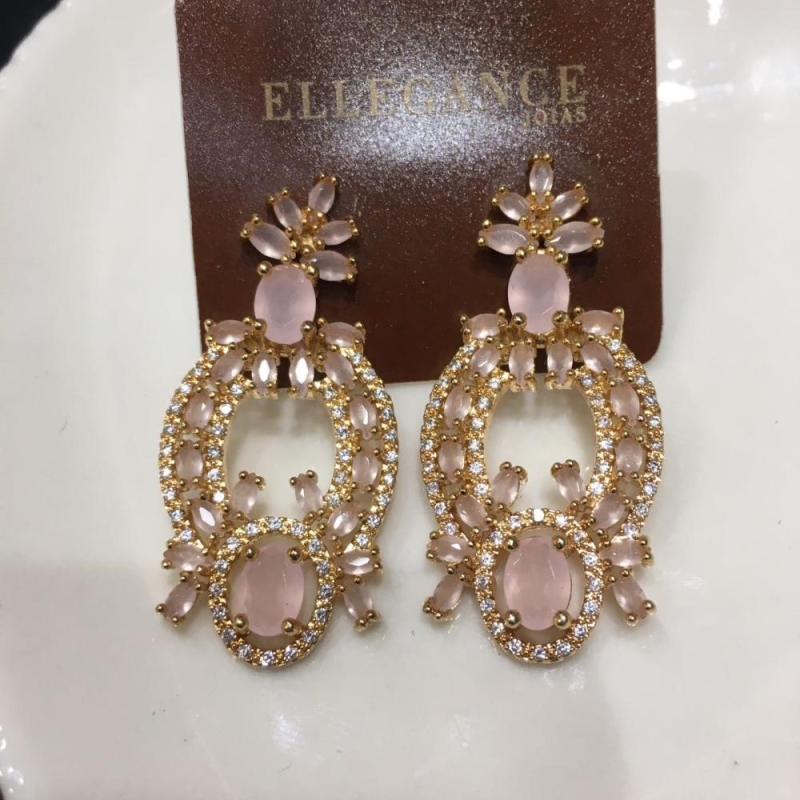 brinco longo circular rosa claro