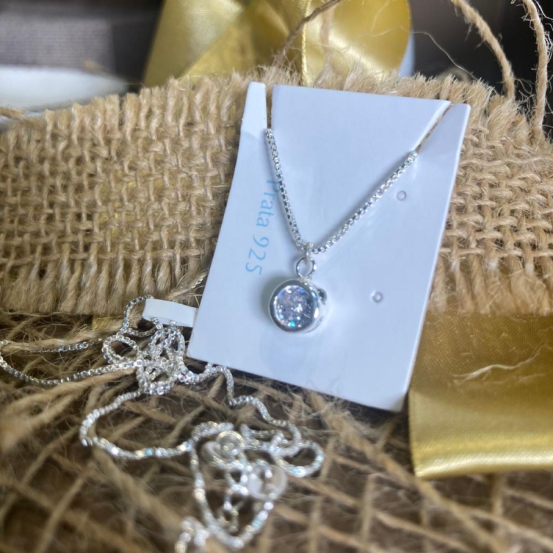 Colar ponto de luz prata