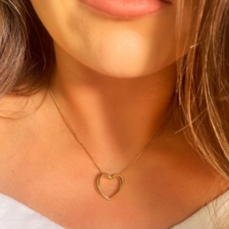 Colar coração passante