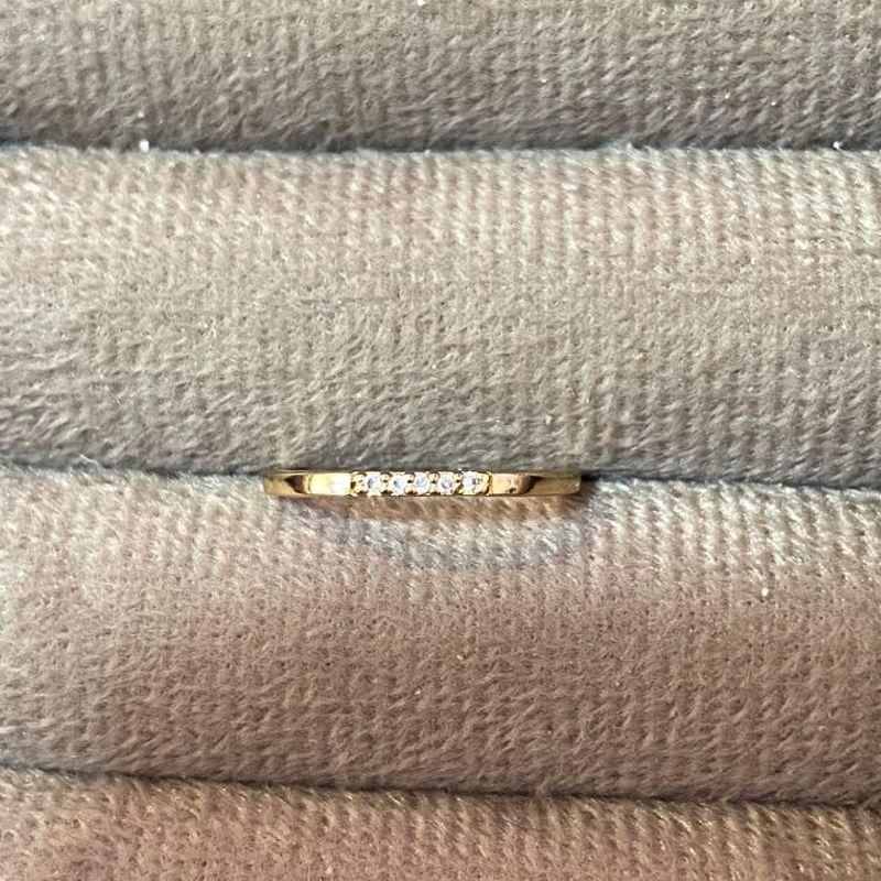 Anel com Cinco Zirconias