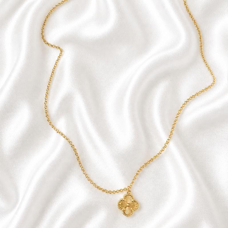 Colar trevo  virginia dourado  elo português com extensor