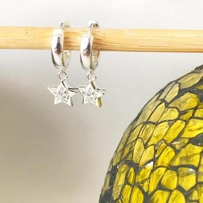 Brinco Argola Click com Pingente de Estrela