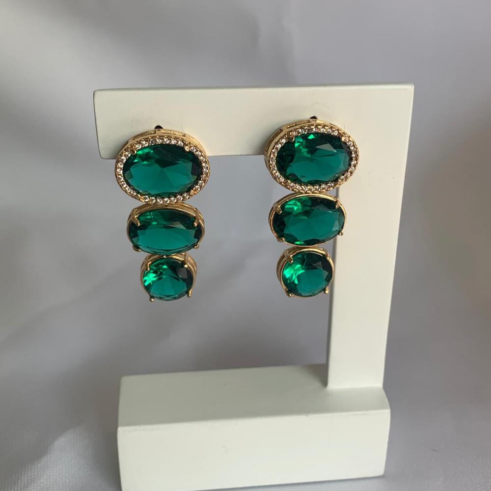 Brinco Cravejado 3 Pedras Verde Claro