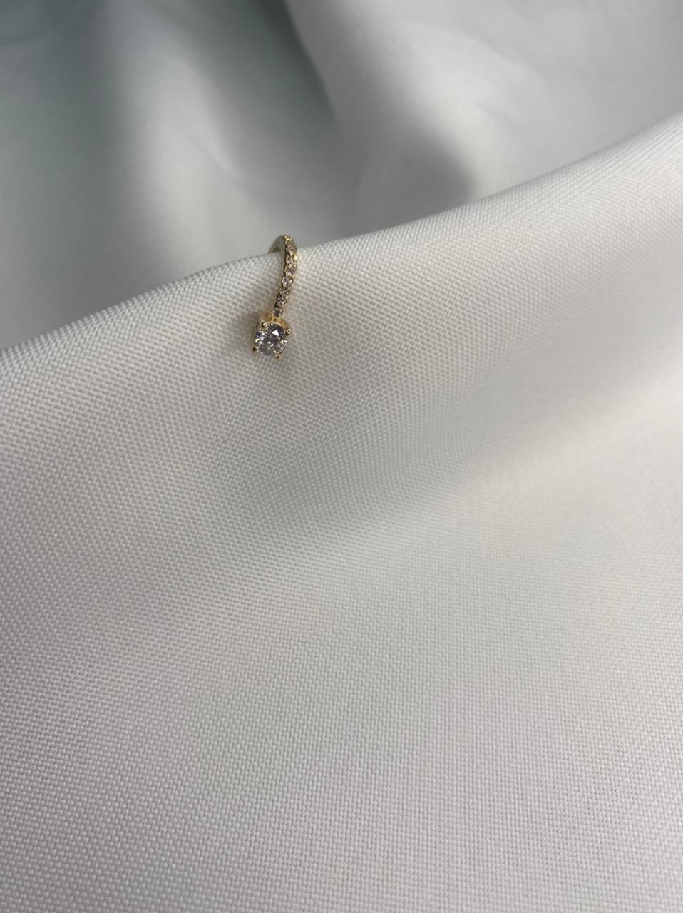 Brinco Piercing Fake Cravejado com Ponto de Luz