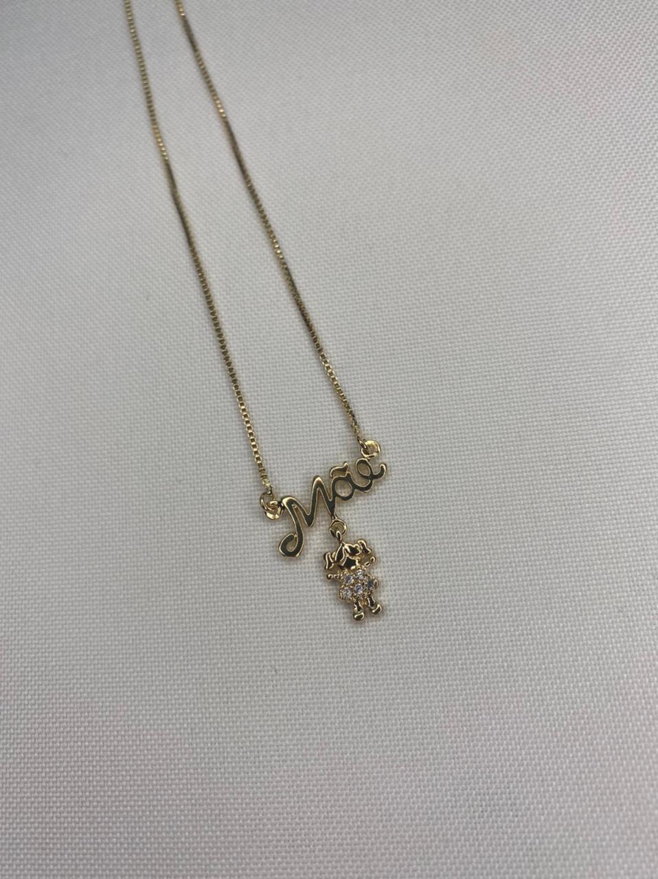 Colar Mãe com Pingente de Menina
