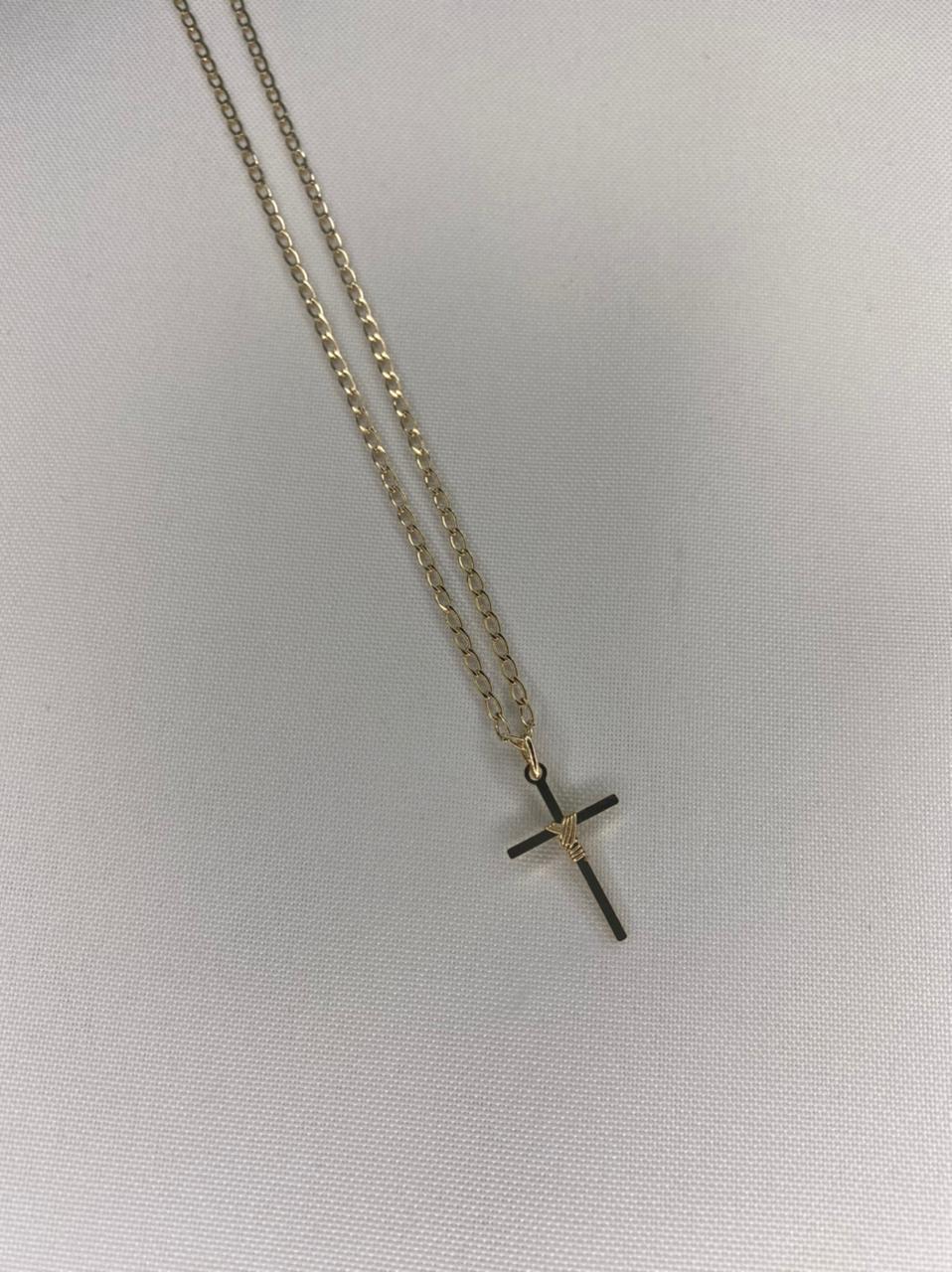 Colar Masculino com Pingente de Cruz