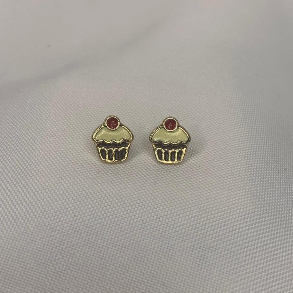 Brinco Cupcake Amarelo Claro