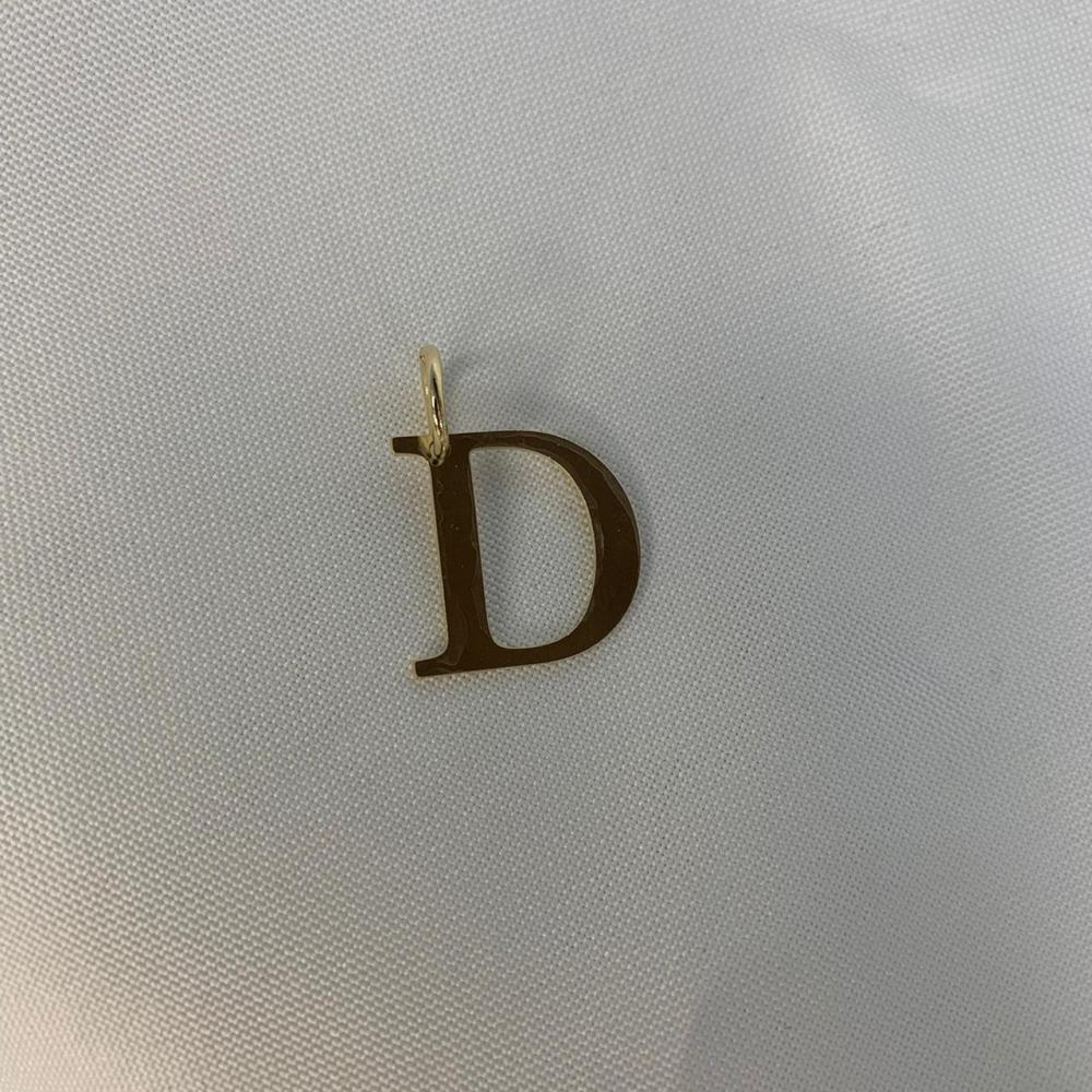 Pingente Letra Lisa D