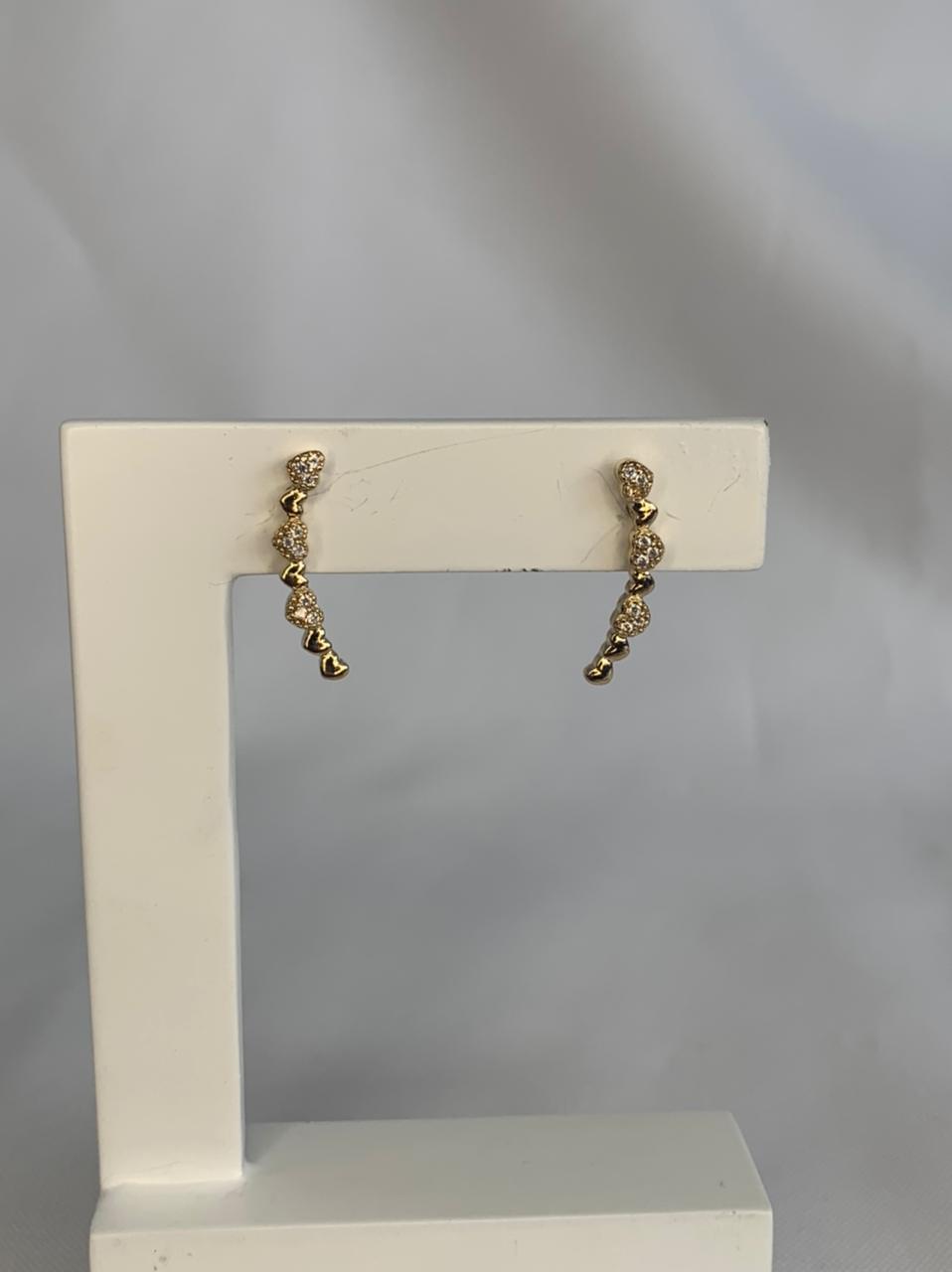 Brinco Ear Cuff 3 Corações Cravejados 4 Corações Lisos Tarraxa Ear Cuff