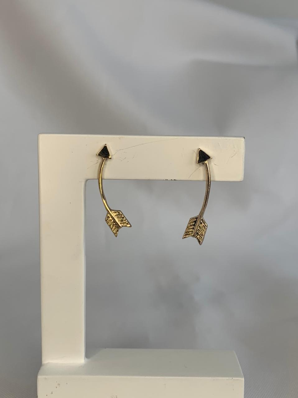 Brinco Flecha Ear Cuff Tarraxa Ear Cuff