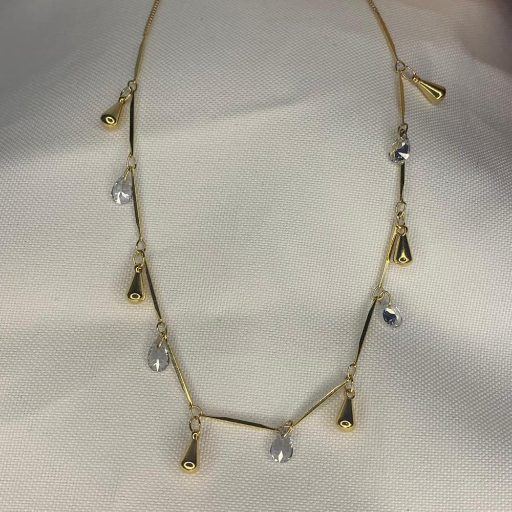 Colar Com Pingente Gota Liso com Pedras de Zirconia