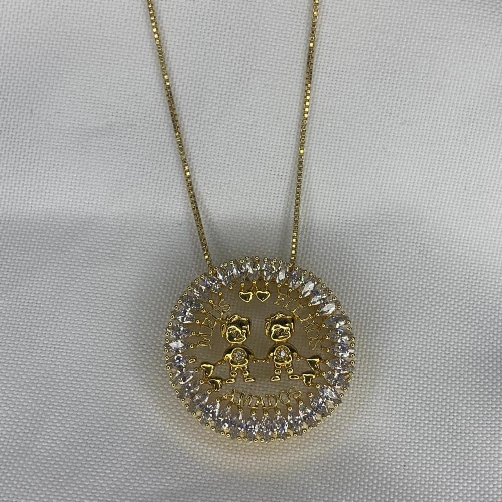 Colar Medalhão 2 meninos Com Pedras de Zirconia