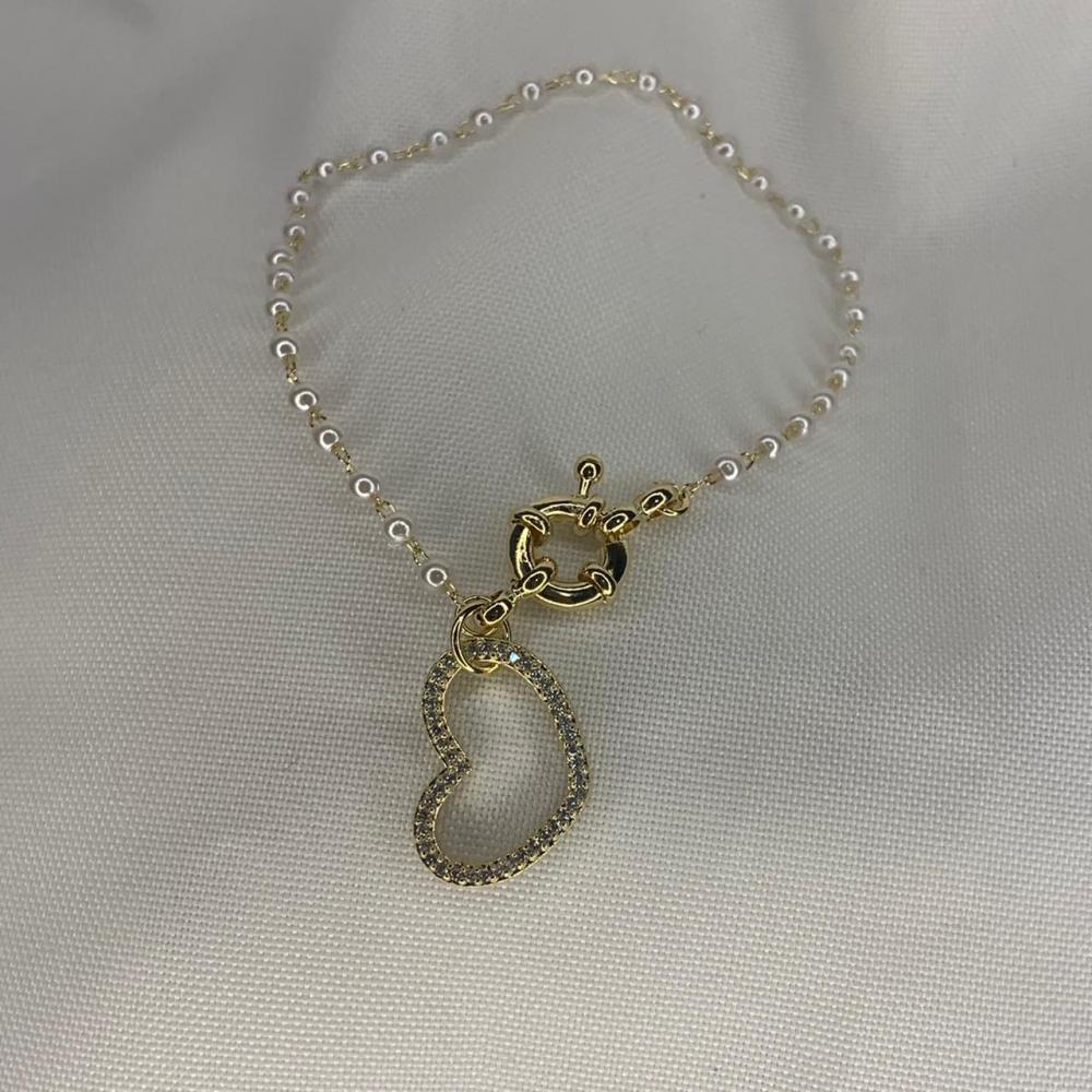 Pulseira Perolas Fecho Boia com Pingente de Coração Cravejado