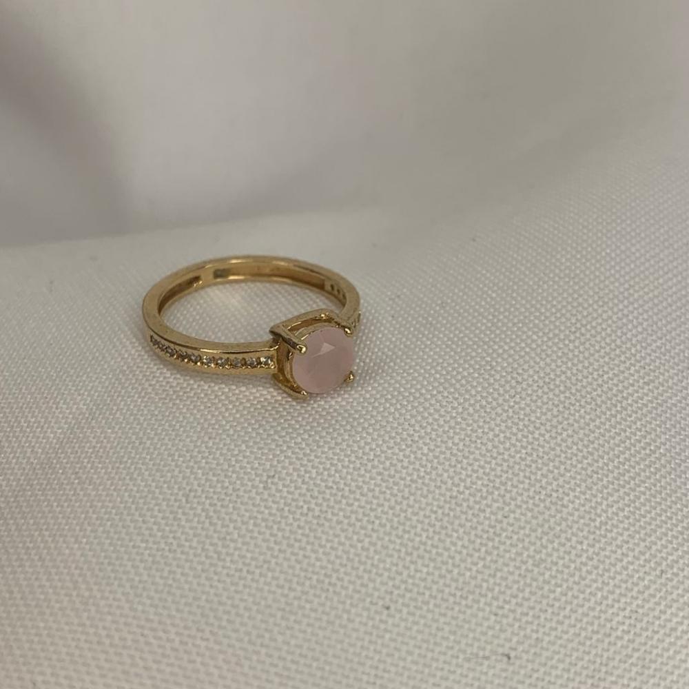 Anel Cravejado com Pedra Redonda Rosa Claro
