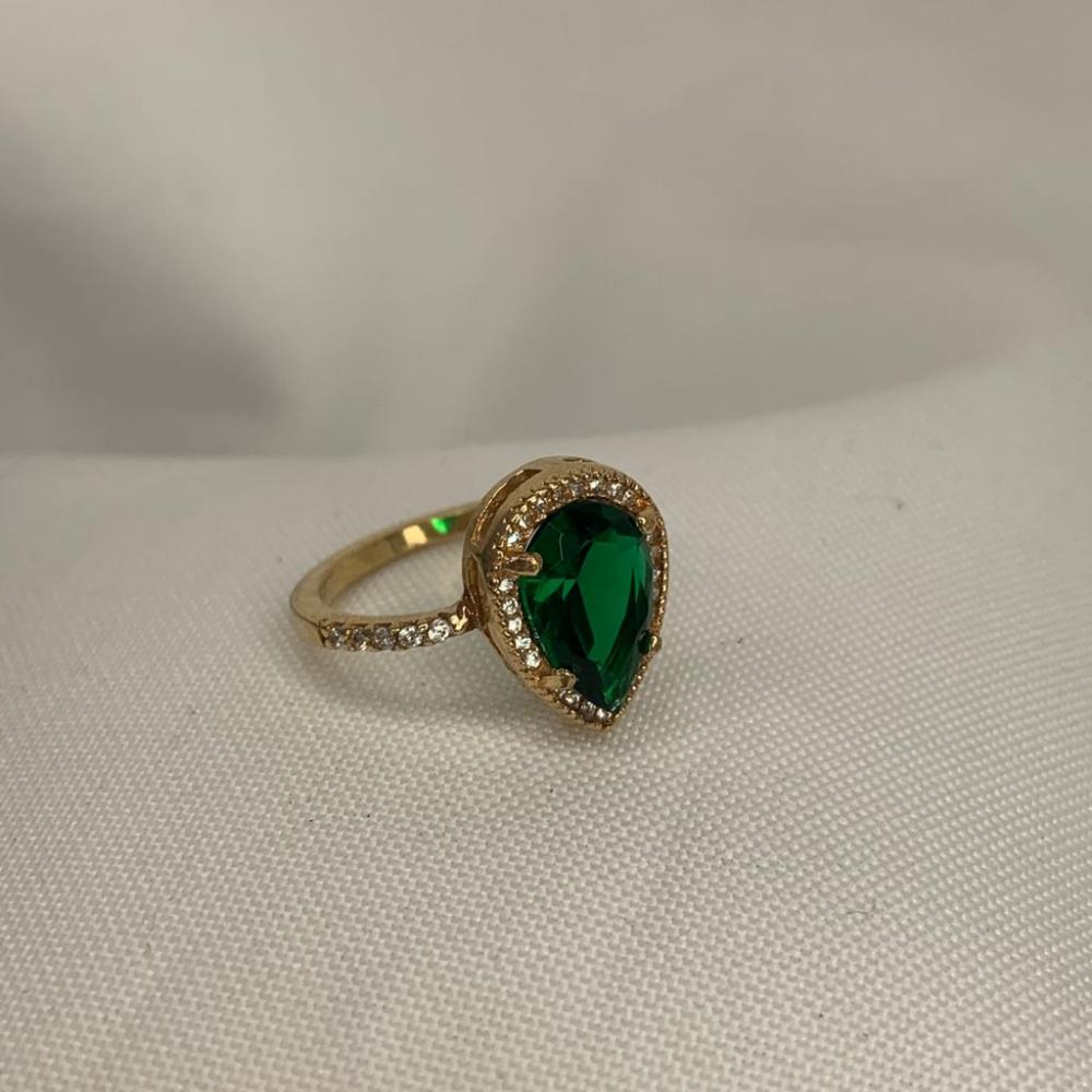Anel Cravejado Triangulo Cravejado com Pedra Verde