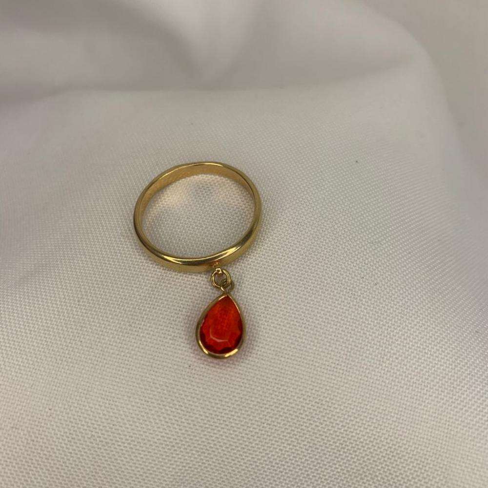 Anel Liso com Pingente Pedra de Zircônia Vermelha
