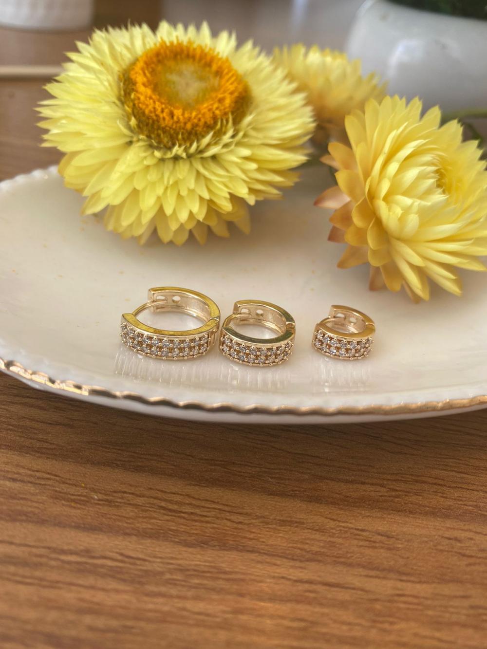 Brinco Trio Argola Click Cravejado com Bolinhas Dourada