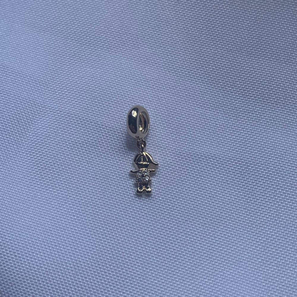 Pingente Menino Cravejado para Pulseira Réplica Pandora