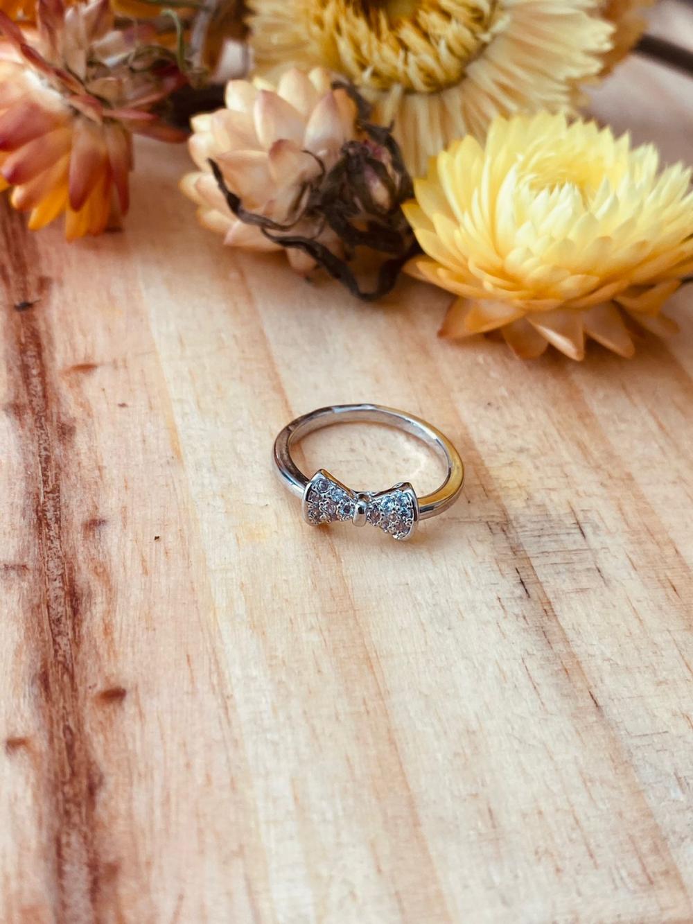 Anel Laço Cravejado Banho Prata