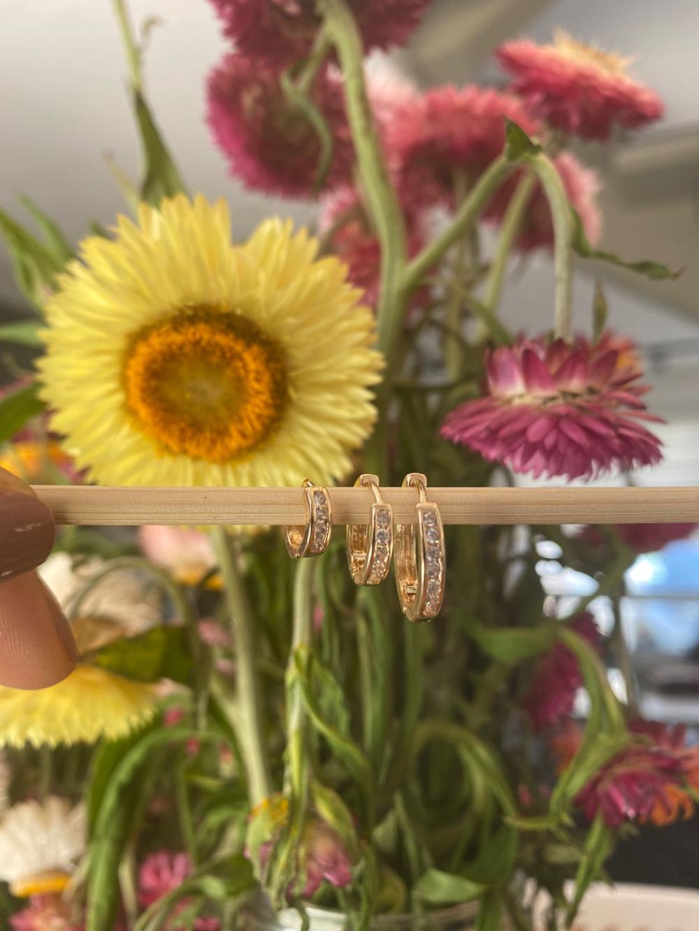 Brinco Argola Click Cravejada