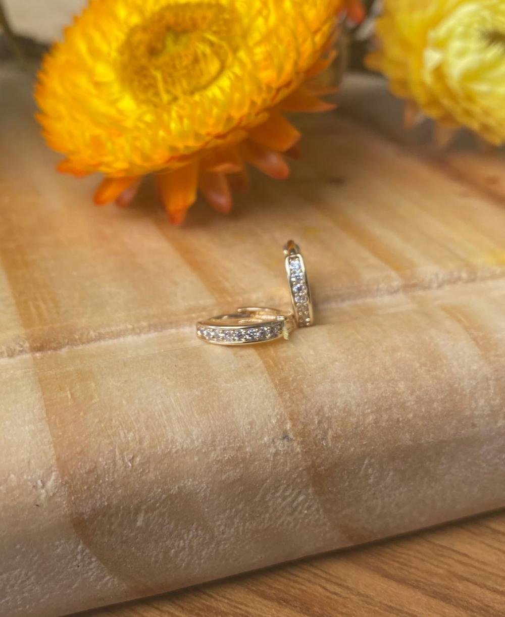 Brinco Argola Click Cravejada Pequena