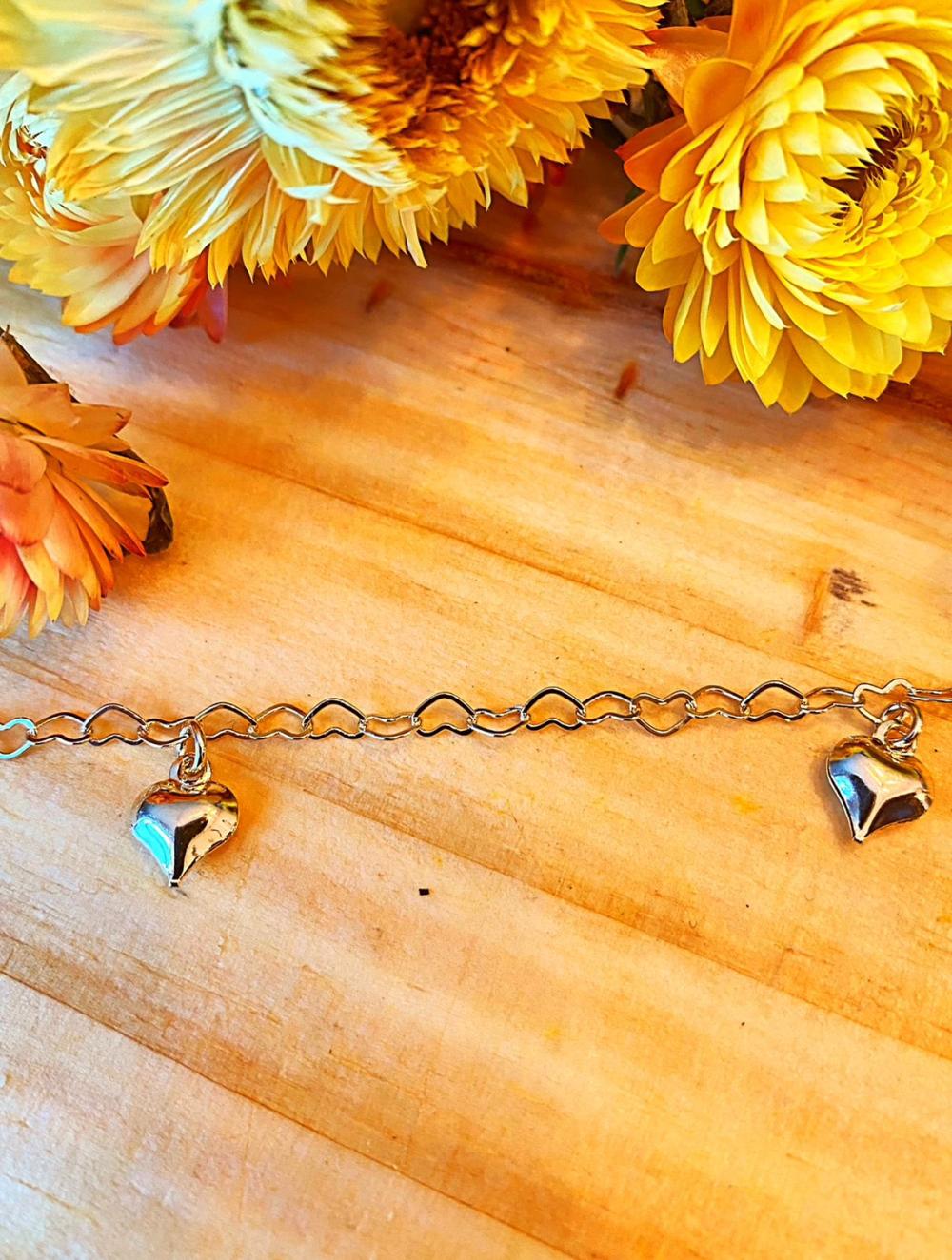 Pulseira Corrente Corações com 2 Pingentes Coração Liso