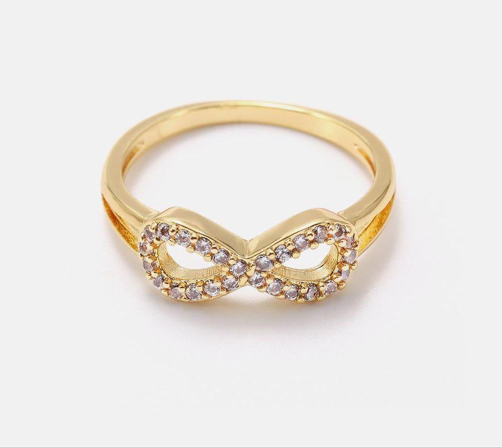 Anel infinito cravejado