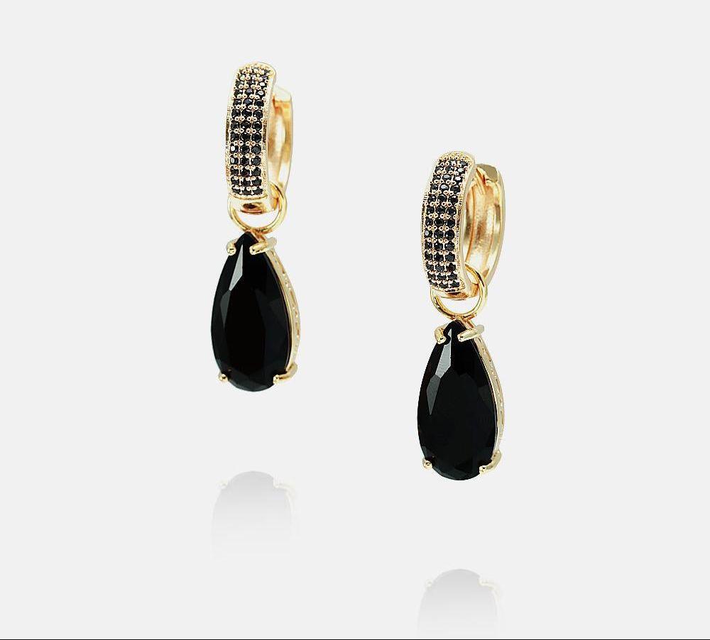 Argola replica zirconias negras cravejada com gota cristal negro