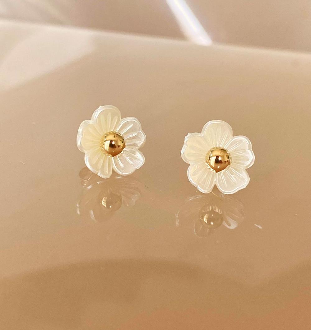 Brinco Flor Madri Perola