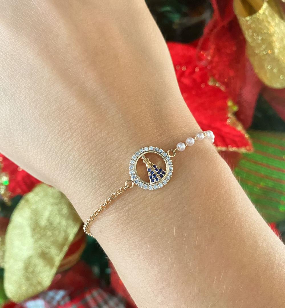 Pulseira metade portugues metade perolas com pingente nossa senhora redondo