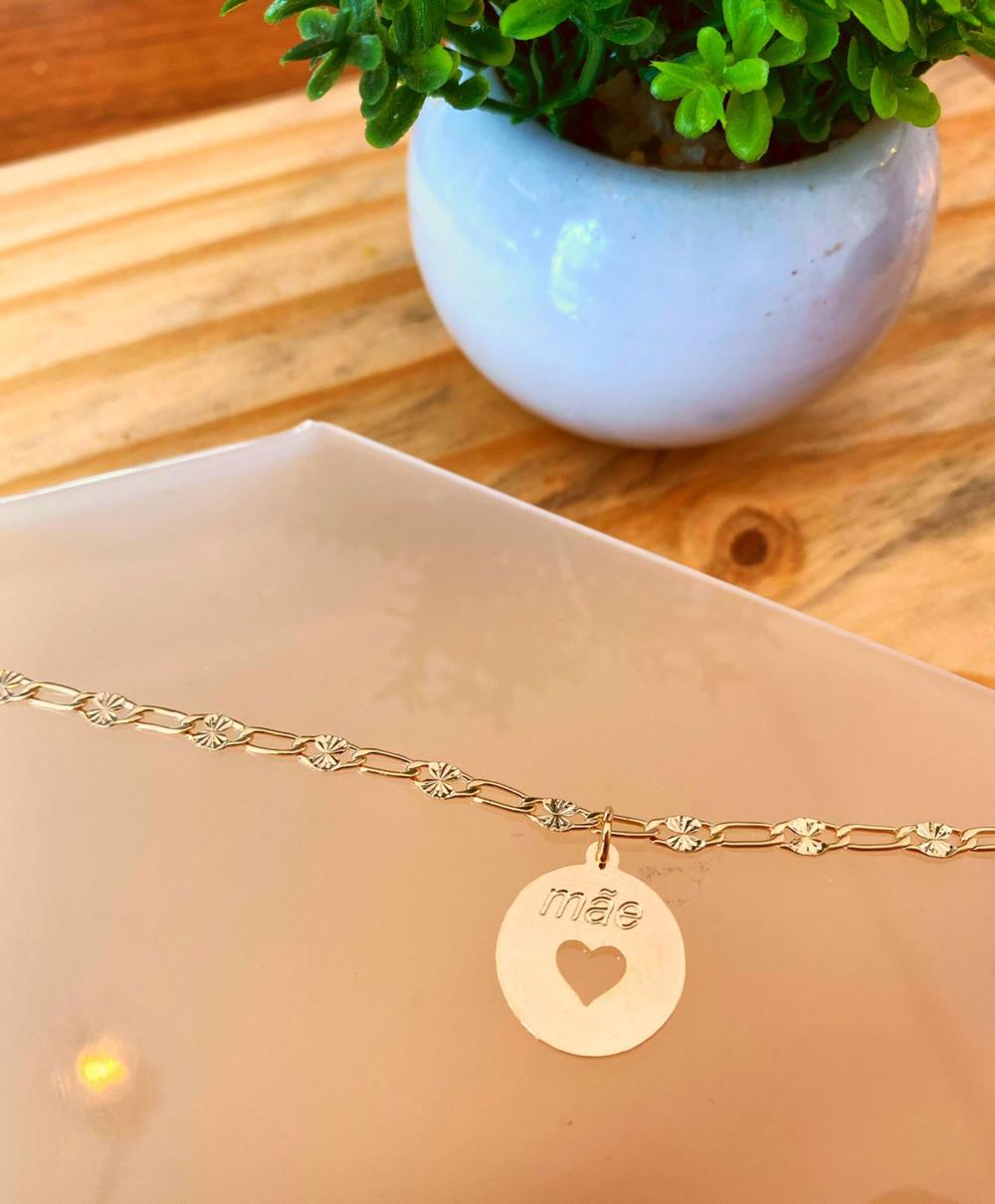 Pulseira elo chato medalha Mãe coração vazado