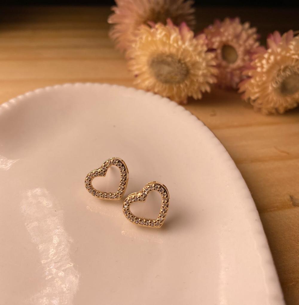 Brinco de Coração Cravejado