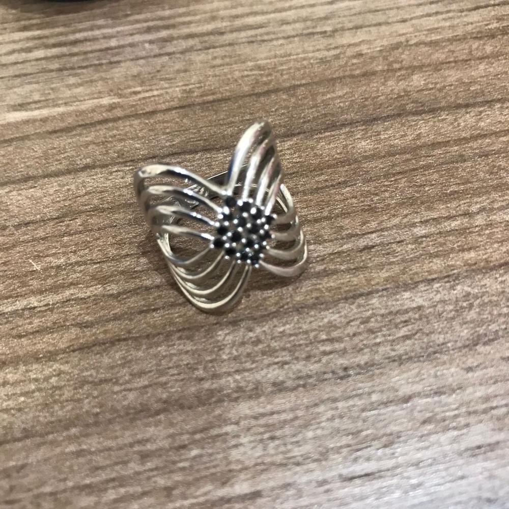 Anel Prata 8 Linhas Lisas com Pontos de Luz Azul